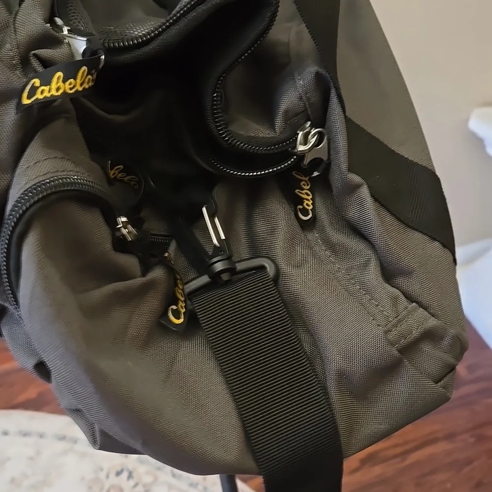 Cabela's Black Gray Weather Resist Gear Bag Sz 16